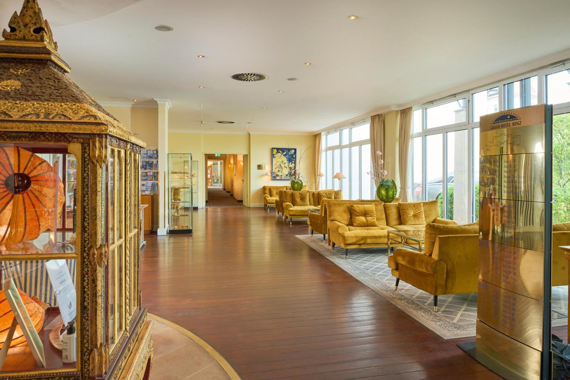 Grand Hotel Binz Ngoại thất bức ảnh The lounge at the airport